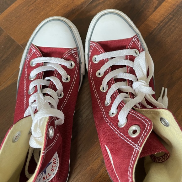 ‼️SOLD DO NOT BUY‼️-Red Converse (6) - Picture 3 of 4